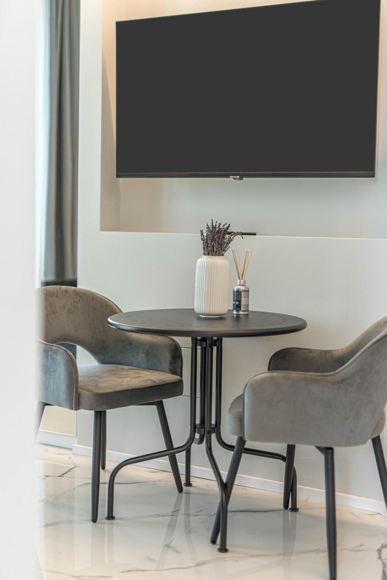 Moscova Luxury New Suite Milan Exterior photo